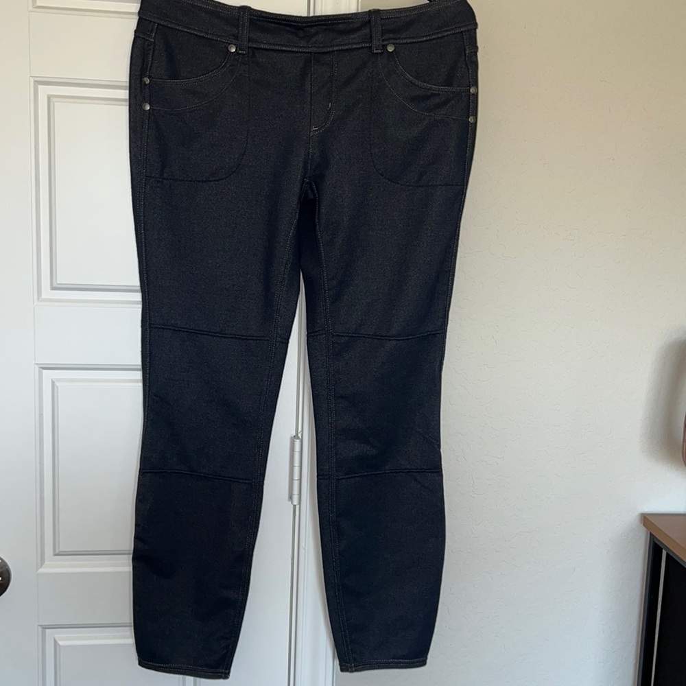 Athleta Bettona size LP skinny pant.